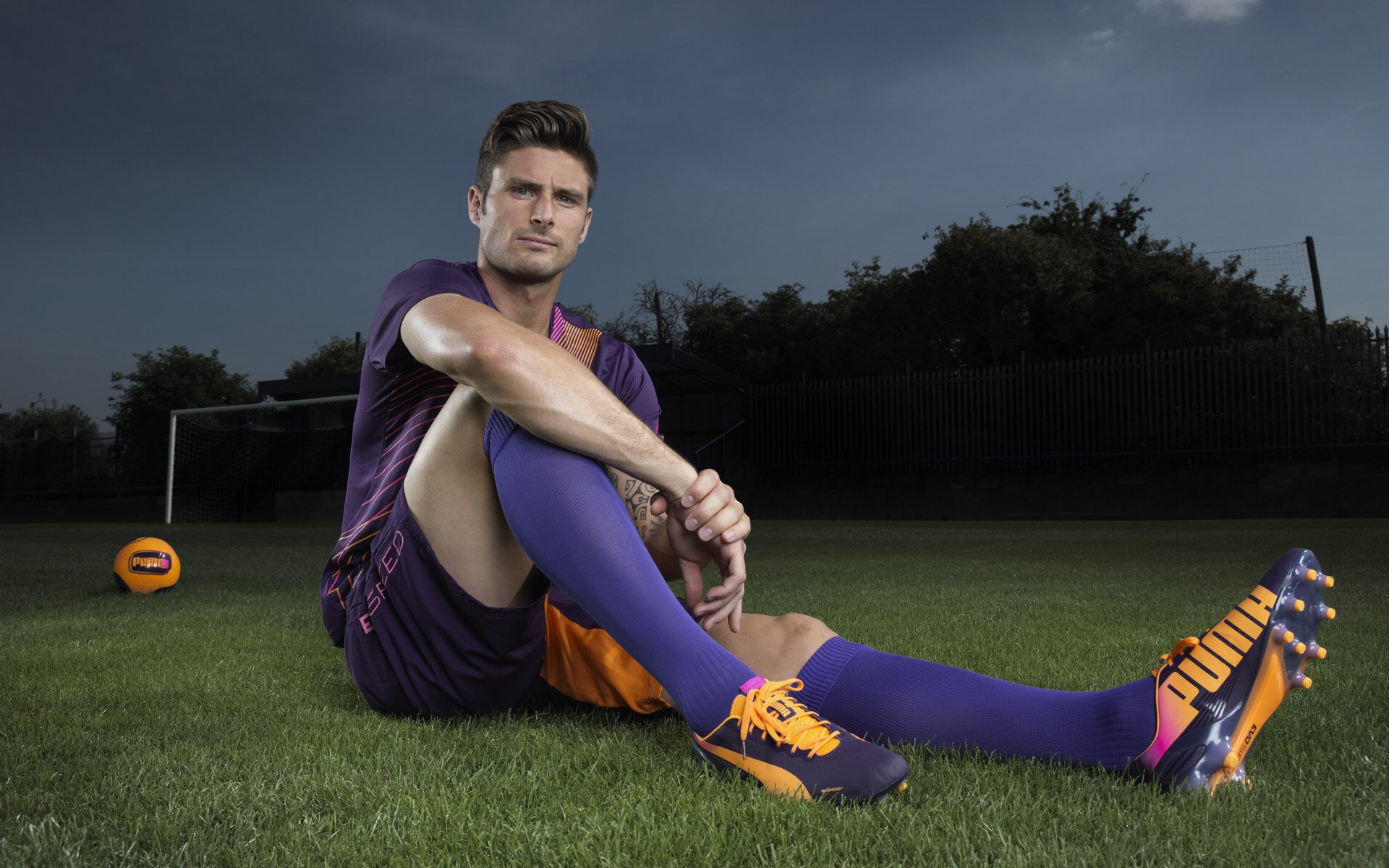 “武术精英汇聚高新体育中心,冠军之争即将上演”